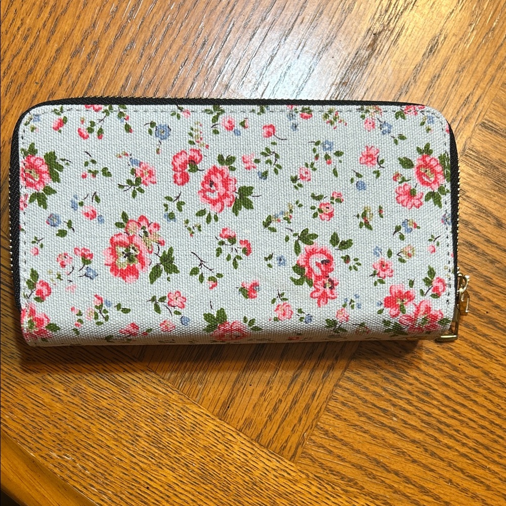 NEW-Floral Women's Wristlet Wallet - pretty blue denim type material with roses